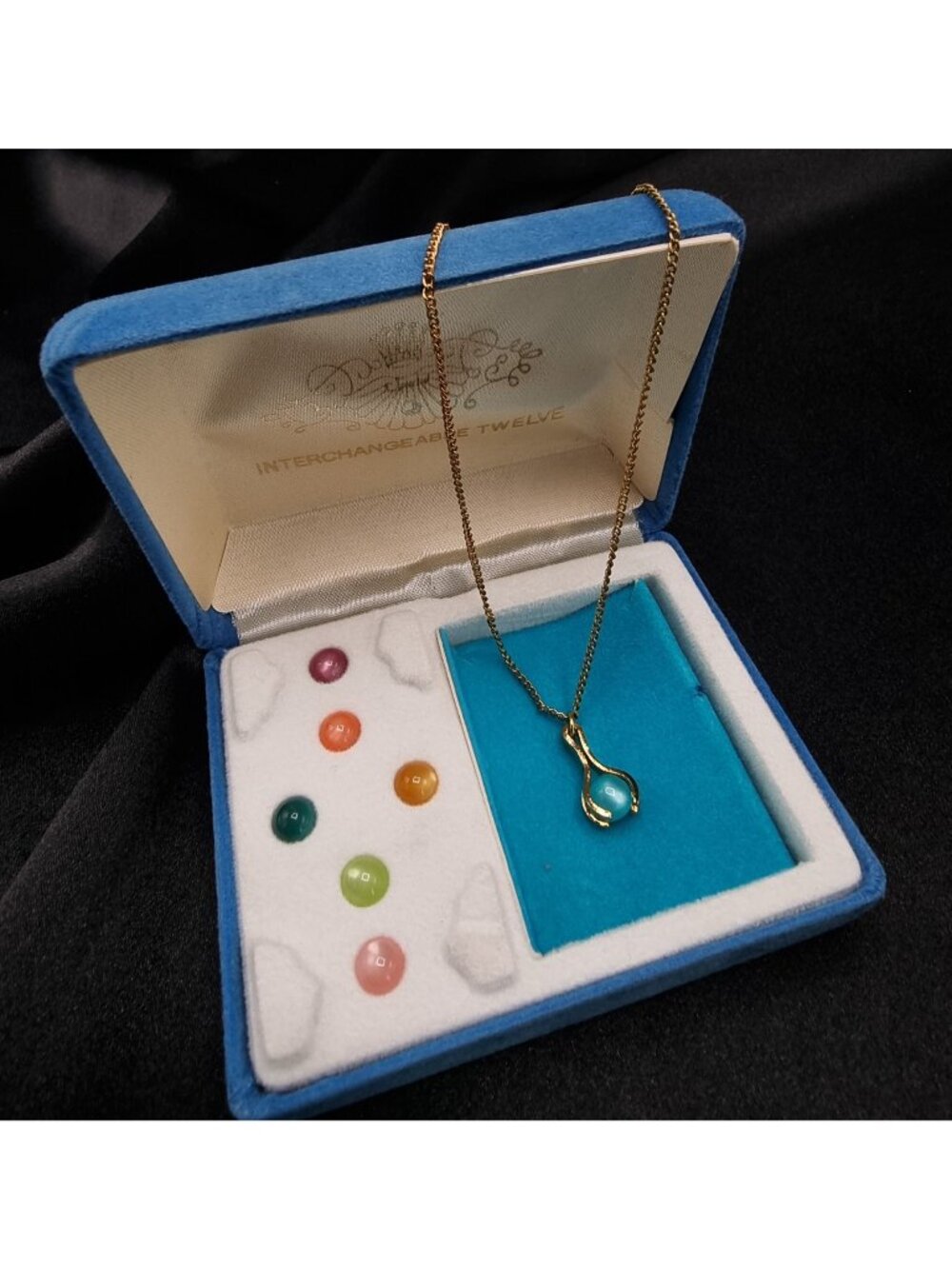 Vintage 1970s-1980s Interchangeable Necklace Set In Gold-Tone